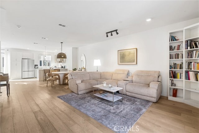 Foto del edificio - 2581 Arvia St