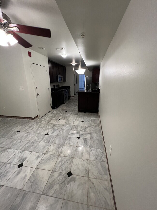 Building Photo - 1BD/1BA Cozy Baltimore Condo