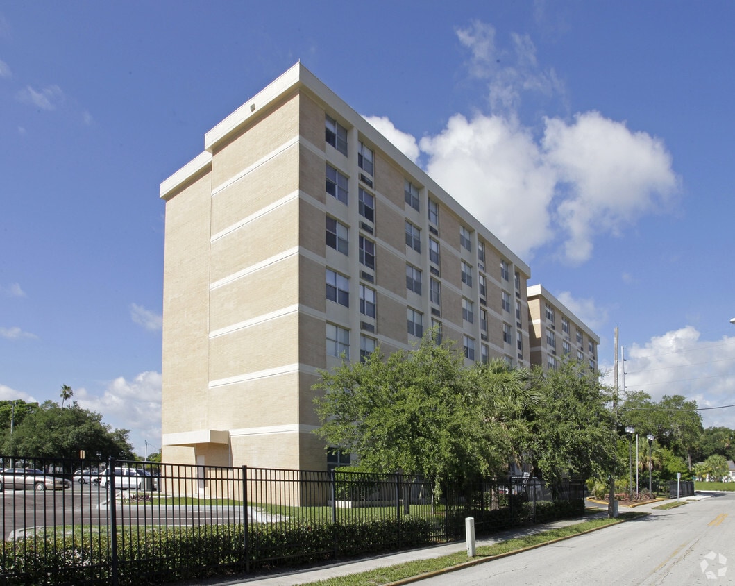 Park Terrace Apartments in Fort Pierce, FL