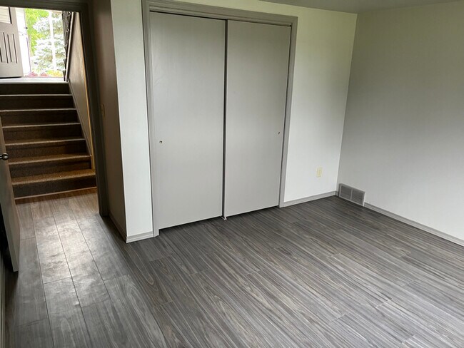 Foto del edificio - 801 W Ridgeview Dr