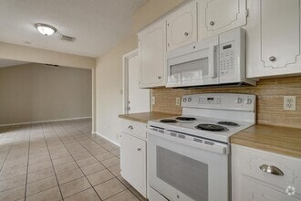 Building Photo - 5225 Bonham St