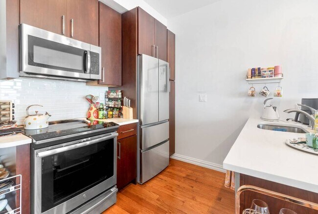 Building Photo - 4002 Broadway