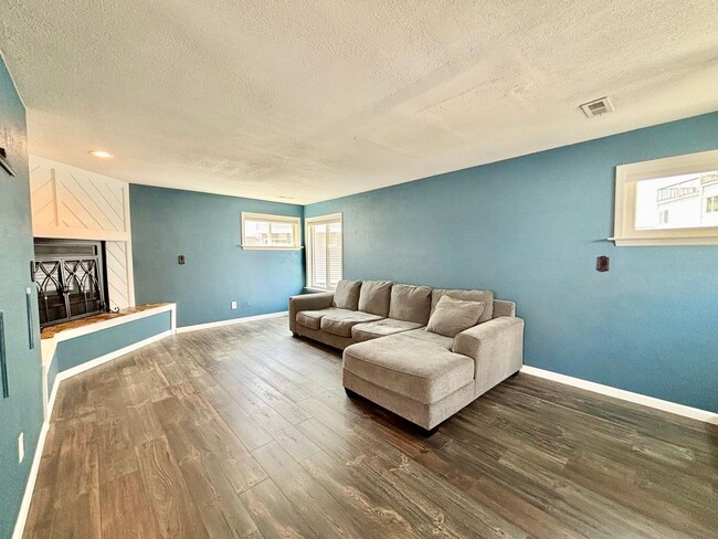 Building Photo - Stunning Condo Near Chesapeake Bay