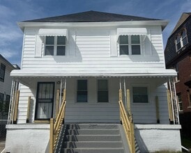 Building Photo - 853 E Grand Blvd