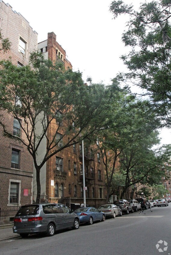 Building Photo - 68 E 19th St