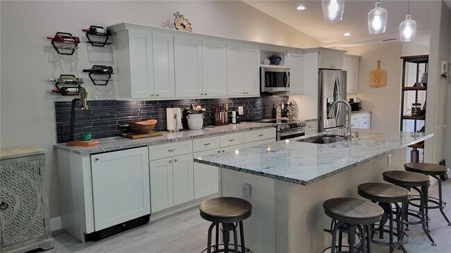 Building Photo - 6019 Courtside Dr