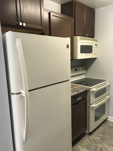 Foto del edificio - 1300 Sugarwood Cir