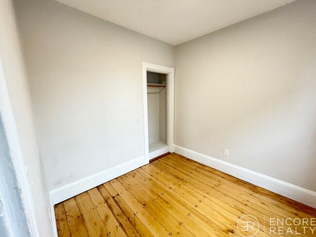 Foto del edificio - 1574 Tremont St