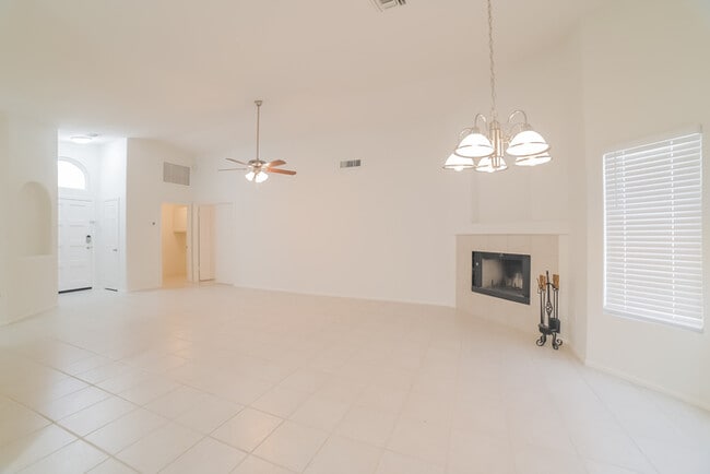 Building Photo - 17404 E Oro Grande Dr