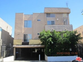 Building Photo - 1212 Beachwood Dr