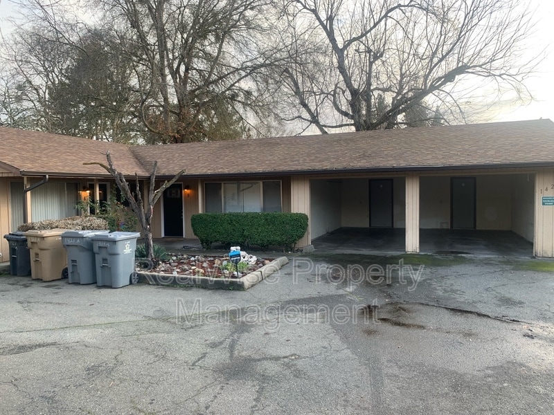 1421 SW G St Unit B, Grants Pass, OR 97526 Condo for Rent in Grants