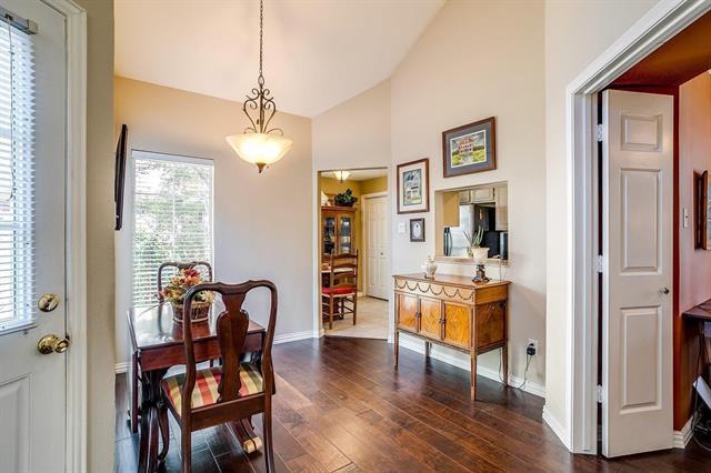 Foto del edificio - 18016 Whispering Gables Ln