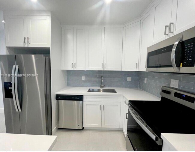 Foto del edificio - 6329 SW 23rd St