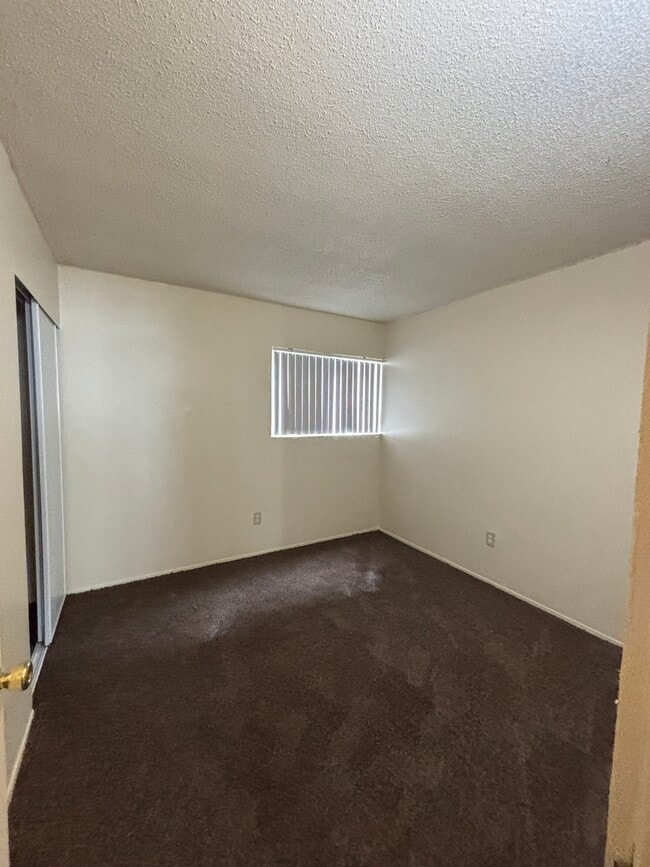 Building Photo - Island Gardens Apartments - Affordable
