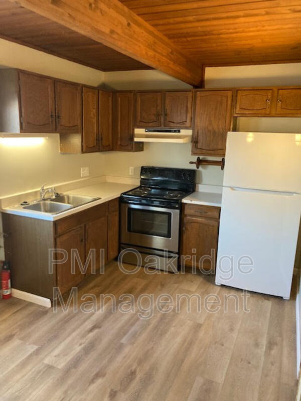 Foto del edificio - 1535 Spruce Ave