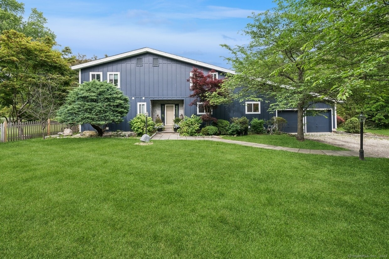 Primary Photo - 387 Stanwich Rd