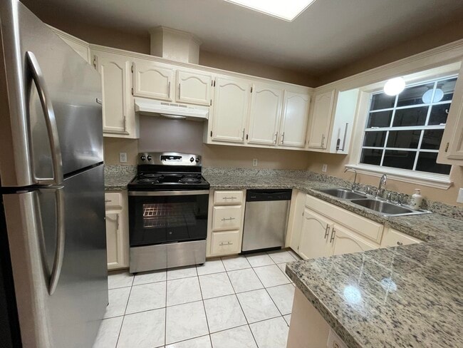 Kitchen - 6800 N 8th St
