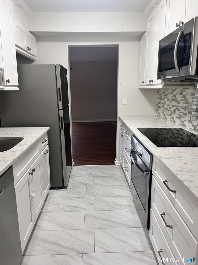 Building Photo - 2700 Bedford St