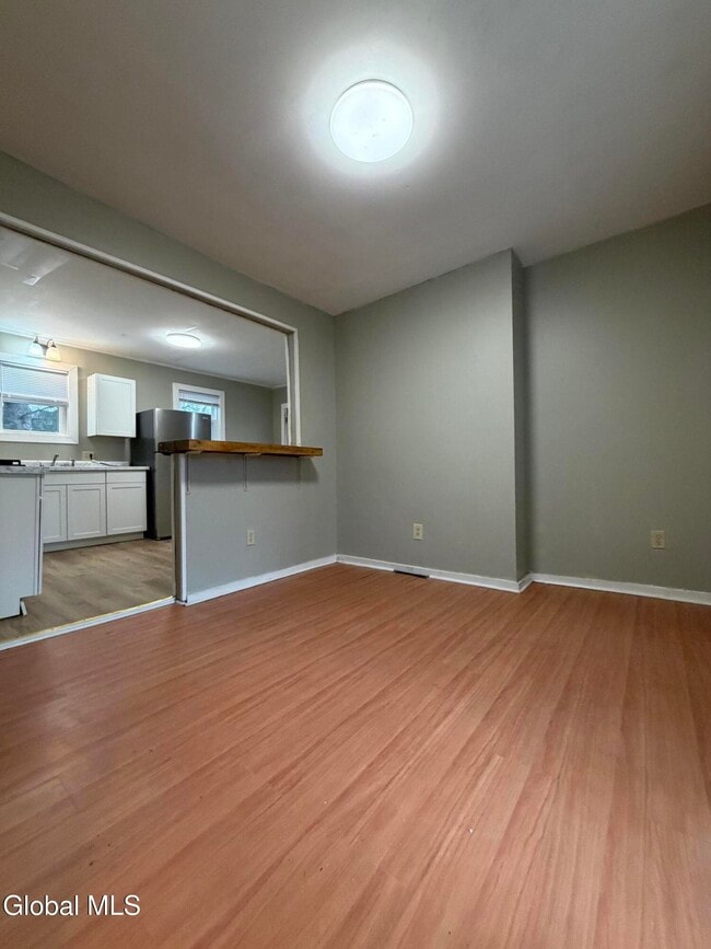 Foto del edificio - 20 Baldwin Ave