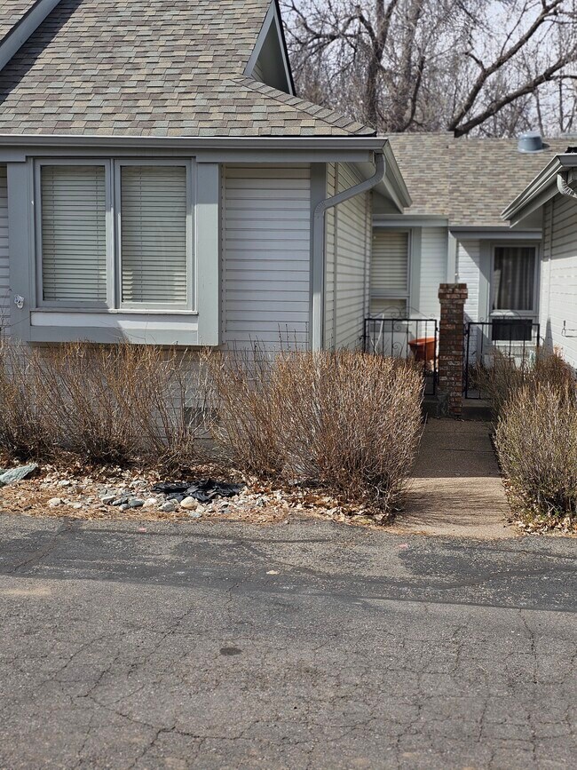 Building Photo - 636 Cheyenne Drive, #6