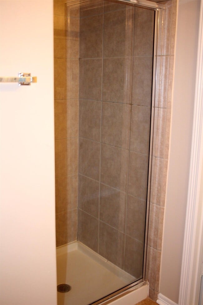 Building Photo - 919 Sterling Creek Cir