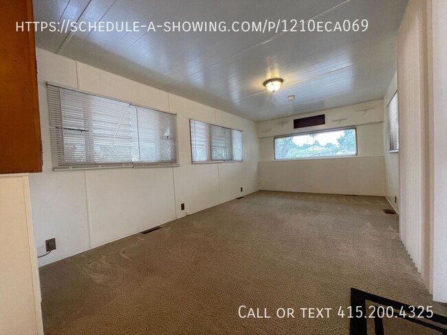 Building Photo - One Bedroom Mobile Home