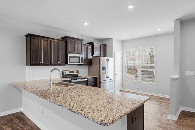 Foto del edificio - Modern 3-Bedroom Townhome in North Raleigh