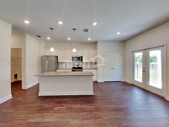 Building Photo - 27288 St Andrews Avenue