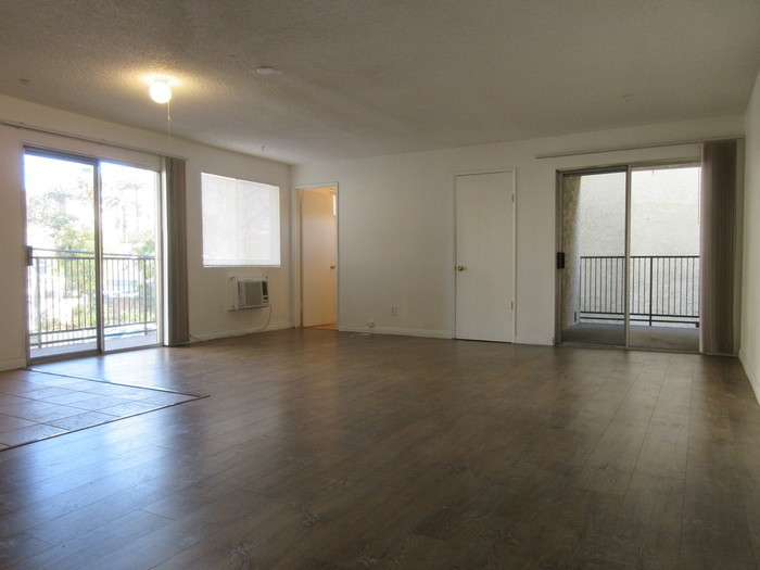 Primary Photo - 1402 N Durant St