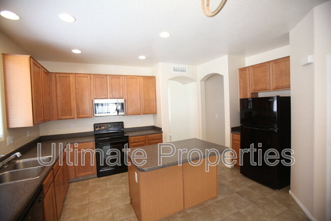 Building Photo - 2230 W Oyer Ln