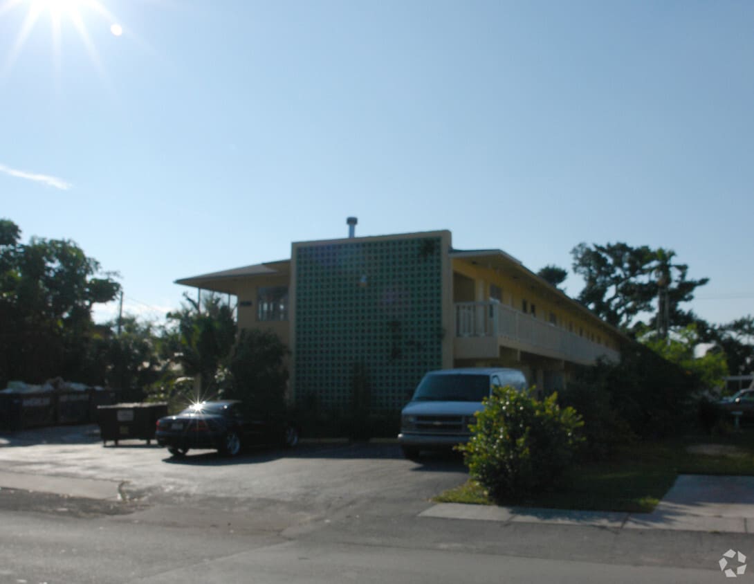 2536 Van Buren St, Hollywood, FL 33020 Apartments in Hollywood, FL