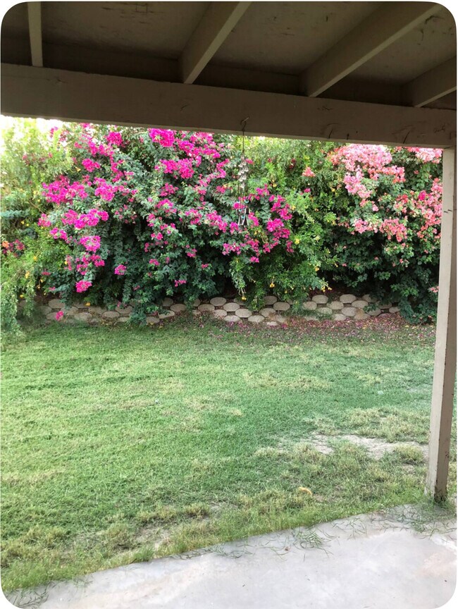 Foto del edificio - 41931 Brownstown Dr