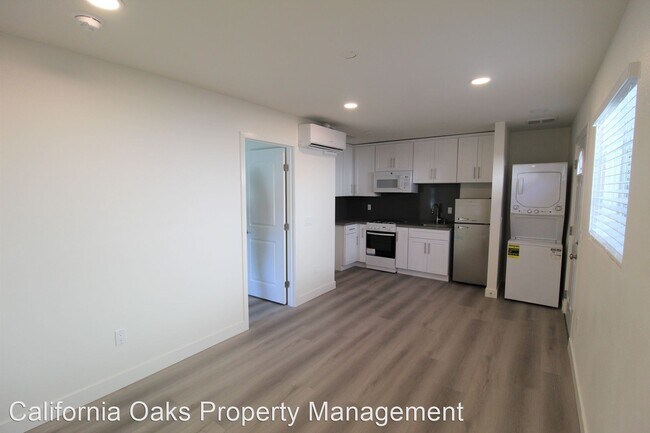 Foto del edificio - 1 br, 1 bath House - 745 1/2 Fine Street