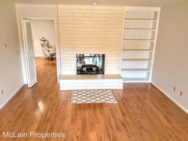Foto del edificio - 4883 Hillside Dr