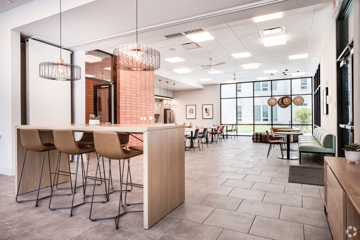 Travis Flats Apartments in Austin, TX