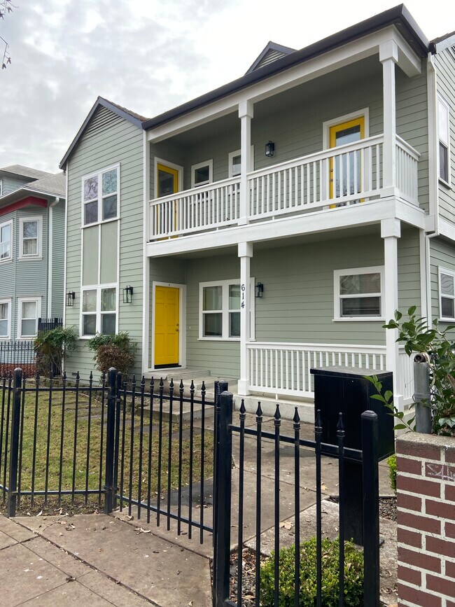 Building Photo - 614 S St
