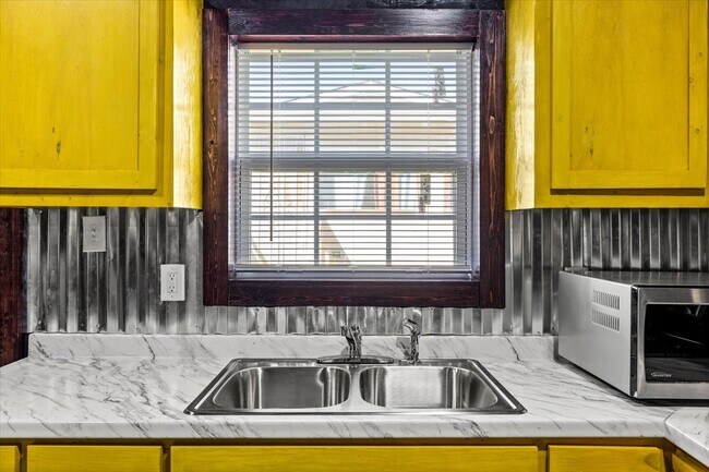 Foto del edificio - 2823 Avenue Q