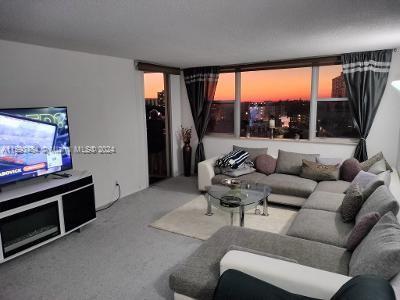 Foto principal - 3180 S Ocean Dr