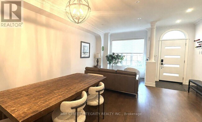 Photo du bâtiment - UPPER 162 CLAREMONT STREET