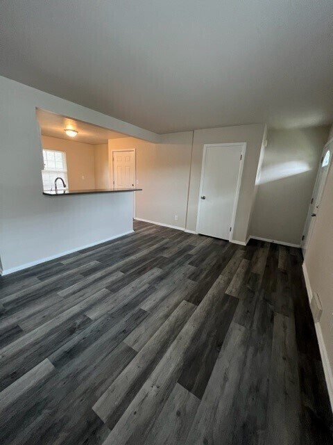 Foto del edificio - W164N8815 Mill St