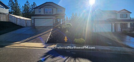 Building Photo - 242 Rockcrest Dr