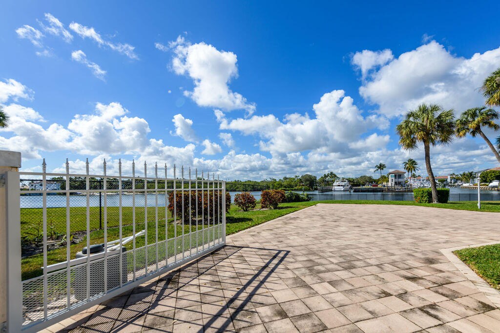 2045 McLaren Rd, North Palm Beach, FL 33408 House Rental in North