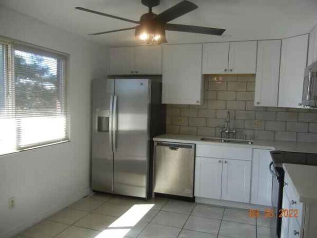 Foto del edificio - Remodeled 2-Bed/1.5-Bath Longmont Townhome
