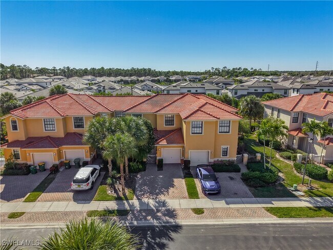 Foto del edificio - 7376 Bristol Cir