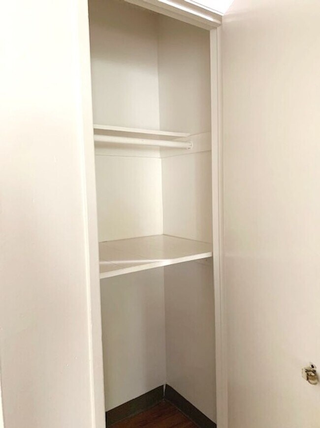 Foto del edificio - Charming 2-Story 2-Bedroom, 1-Bath Unit in...