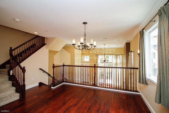 Building Photo - 3 br, 2.5 bath Townhome - 414 Plenty Terra...