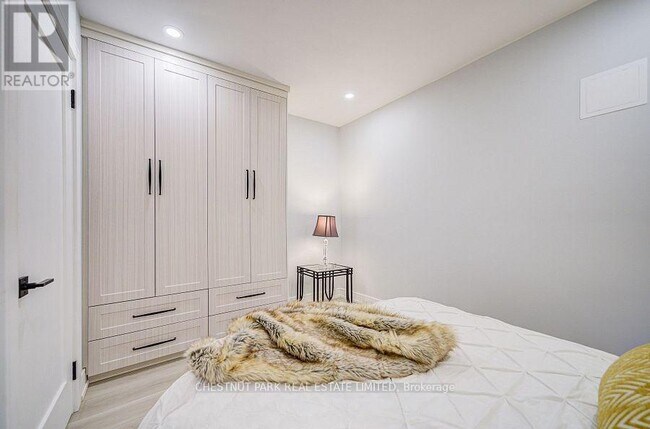 Photo du bâtiment - 770 Pape Ave