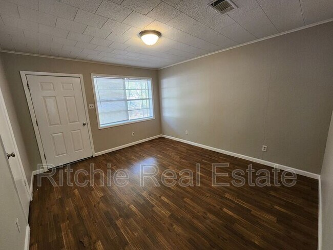 Foto del edificio - 425 Forest St