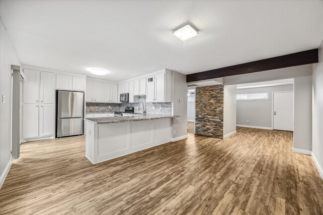 Building Photo - 4711 Aftonshire Dr