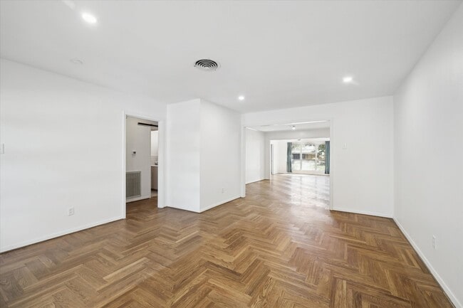 Building Photo - 6523 Cindy Ln